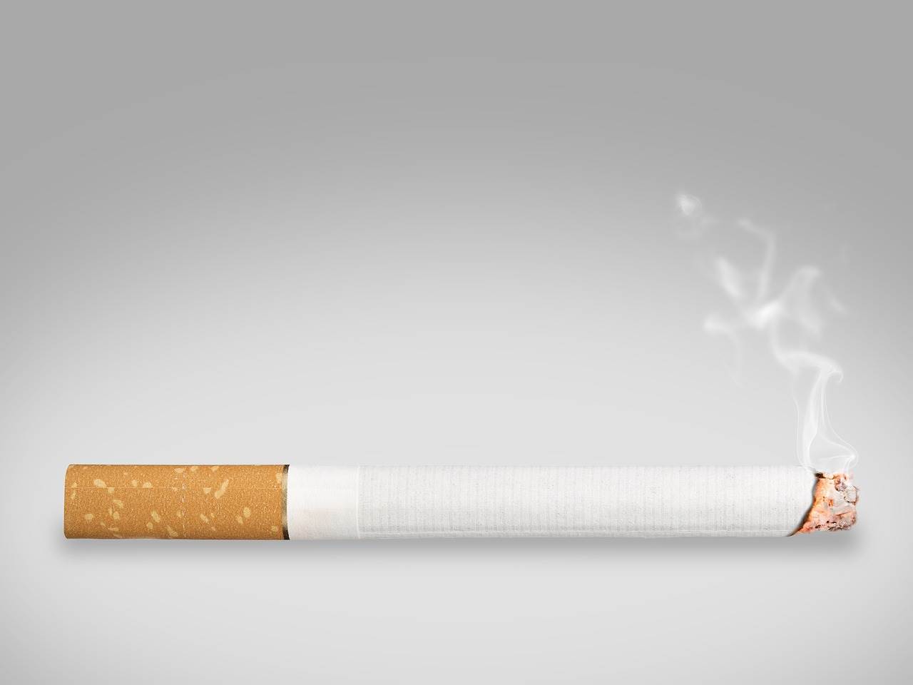 Comment la cigarette accélère le vieillissement de la peau ? Un aperçu des dangers du tabac pour la santé cutanée.